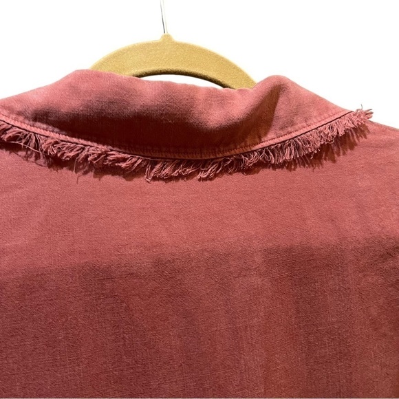 Cloth & Stone Tencel Red Chambray Peplum Button Down Top Frayed Hem Sz XS - Picture 7 of 10